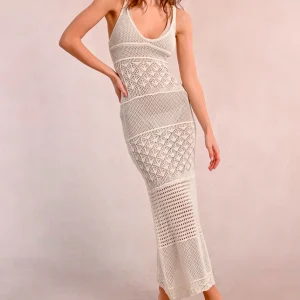 ABITO TRAFORATO CON LAVORAZIONE A FANTASIA