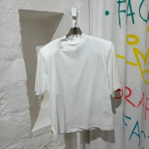 T-SHIRT MANICHE CORTE