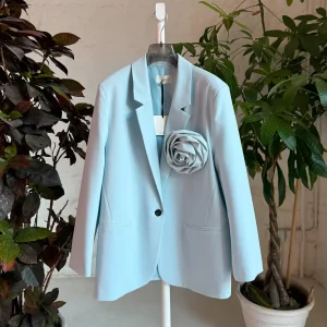 BLAZER CON ROSA OVERSIZE