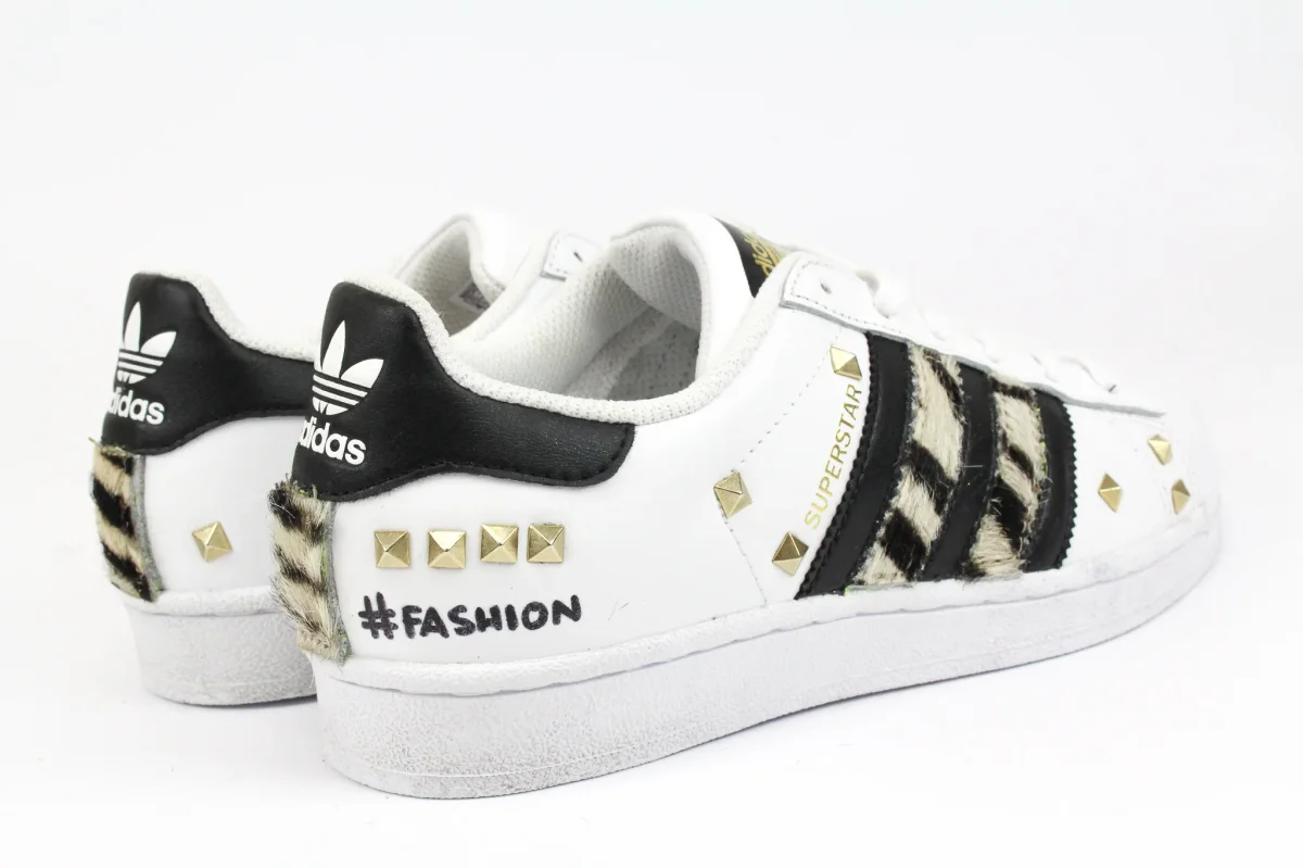 Adidas Superstar Zebrate Borchie & Graffiti - immagine 5