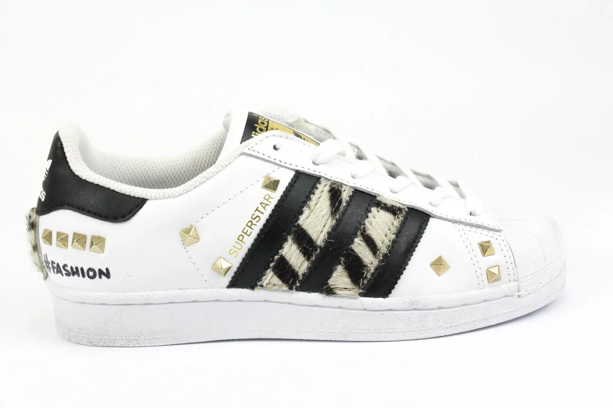 Adidas Superstar Zebrate Borchie & Graffiti - immagine 2