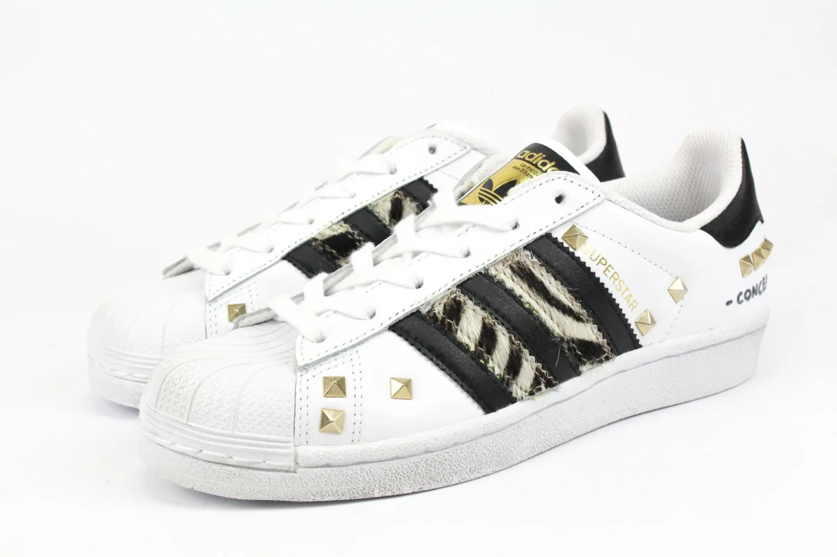 Adidas Superstar Zebrate Borchie & Graffiti - immagine 4