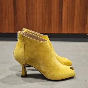 Tronchetti camoscio giallo Love 105